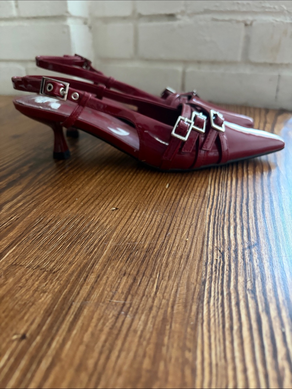 Soda Patent Pointed Slingback Kitten Heels in Burgundy